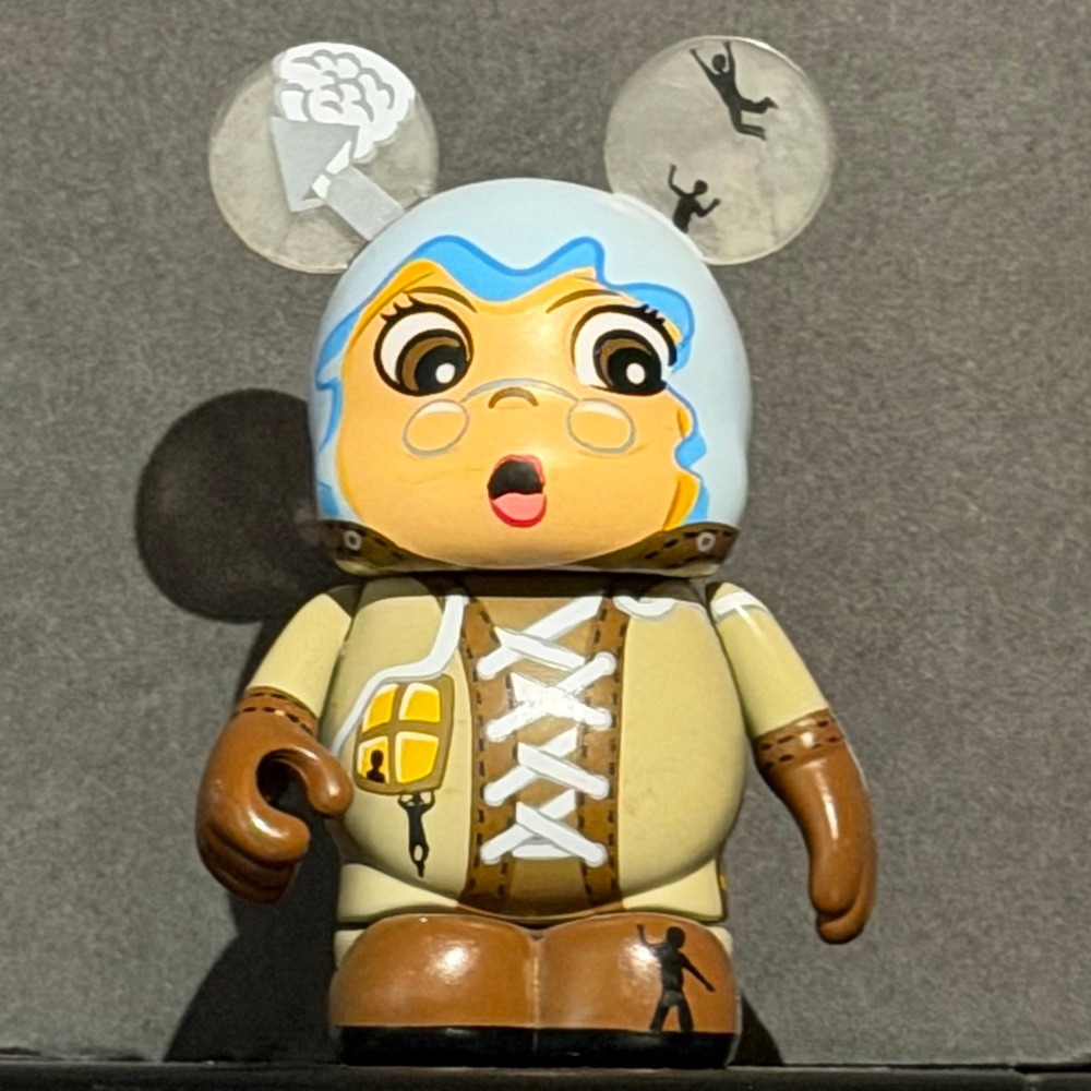 Disney Vinylmation Nursery Rhymes Old Woman In A Shoe 3" Tan Nacho Rodriguez